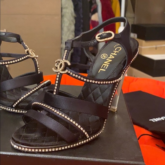 Chanel - Picture 14 of 16